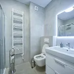 Nena - Spacious With Balcony And Free Parking Apartment *