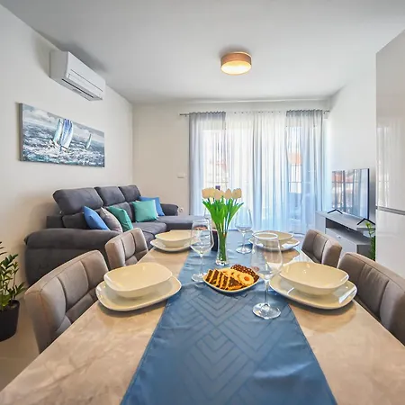 公寓 Nena - Spacious With Balcony And Free Parking 普拉